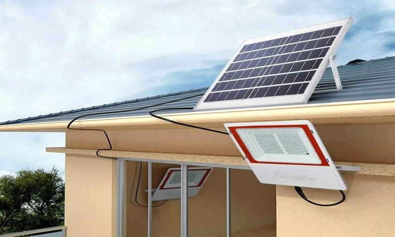 Nắm rõ công suất, cường độ và phạm vi chiếu sáng của đèn