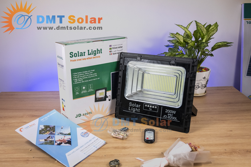 đèn pha năng lượng mặt trời Jindian 200W JD-8200L