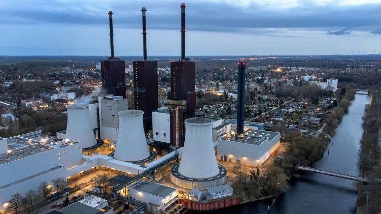 Nhà máy điện chạy bằng khí Lichterfelde ở Berlin, Đức, ngày 30/3. Ảnh: AP