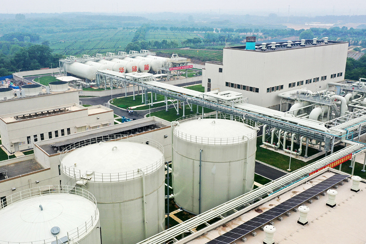 Kho trữ năng lượng khí nén trong hang muối đầu tiên của Trung Quốc. Ảnh: Xinhua