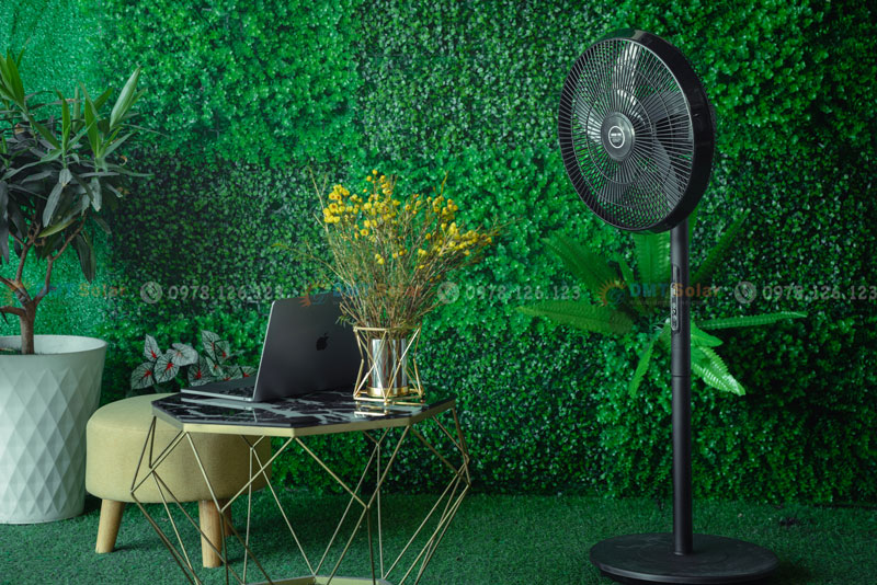 Quạt năng lượng mặt trời