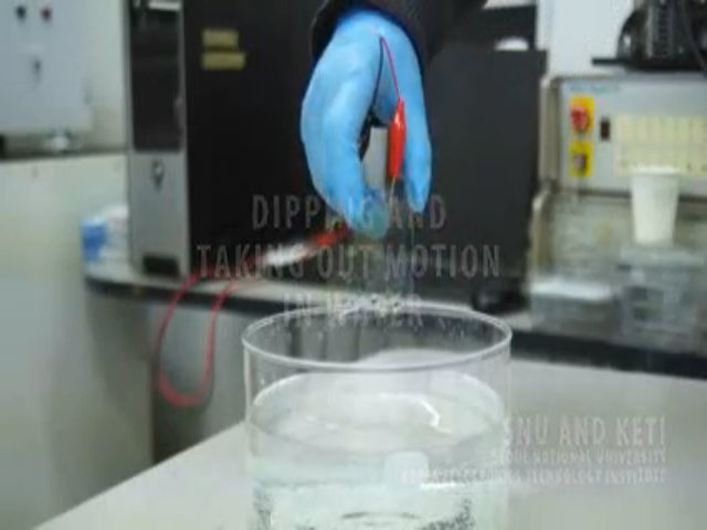 Tạo ra điện từ nước bồn cầu