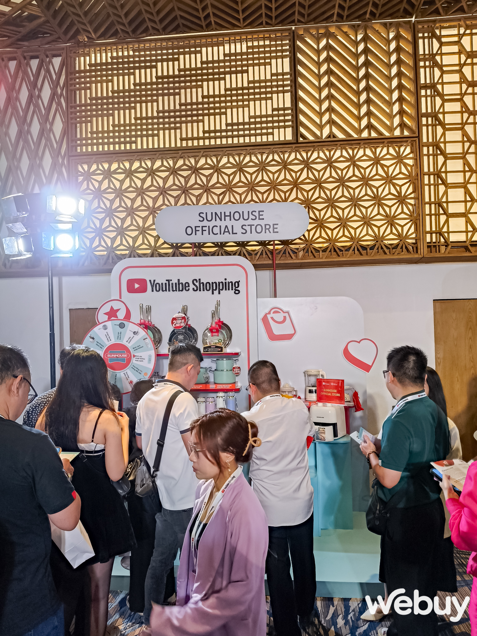 YouTube Shopping Affiliate chính thức có mặt tại Việt Nam: Cơ hội phát triển mạnh mẽ cho các nhà sáng tạo nội dung- Ảnh 8. YouTube Shopping Affiliate chính thức có mặt tại Việt Nam: Cơ hội phát triển mạnh mẽ cho các nhà sáng tạo nội dung- Ảnh 8.