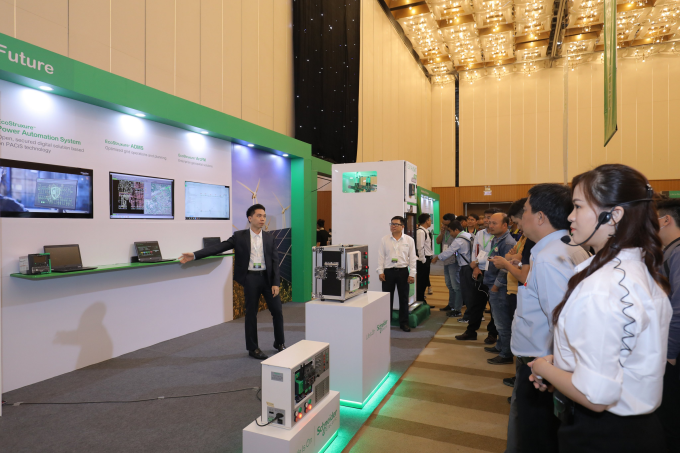 Schneider trưng bày giải pháp bền vững tại khuôn khổ hội nghị Innovation Summit Vietnam 2022 ngày 6-7/12 tại TP HCM. Ảnh: Schneider