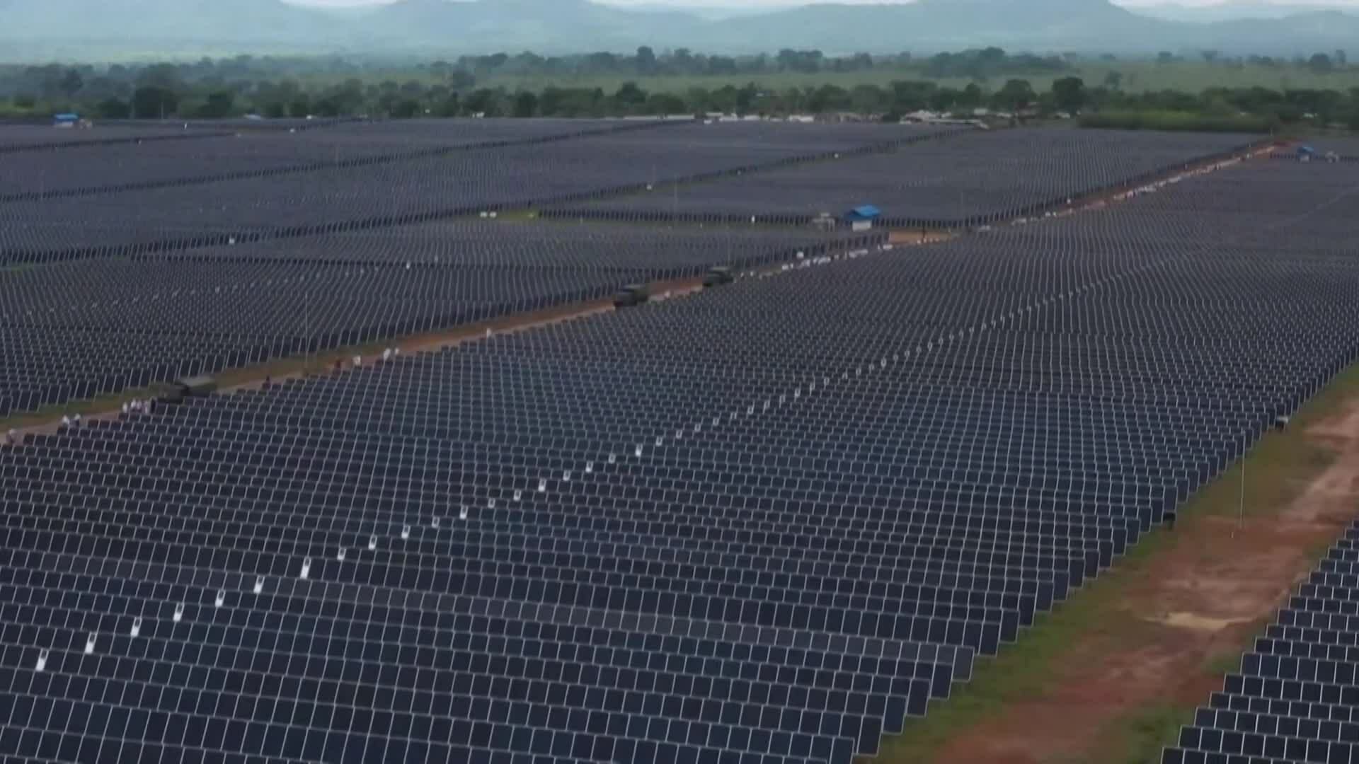 Khánh thành nhà máy điện mặt trời lớn nhất Tây Phi