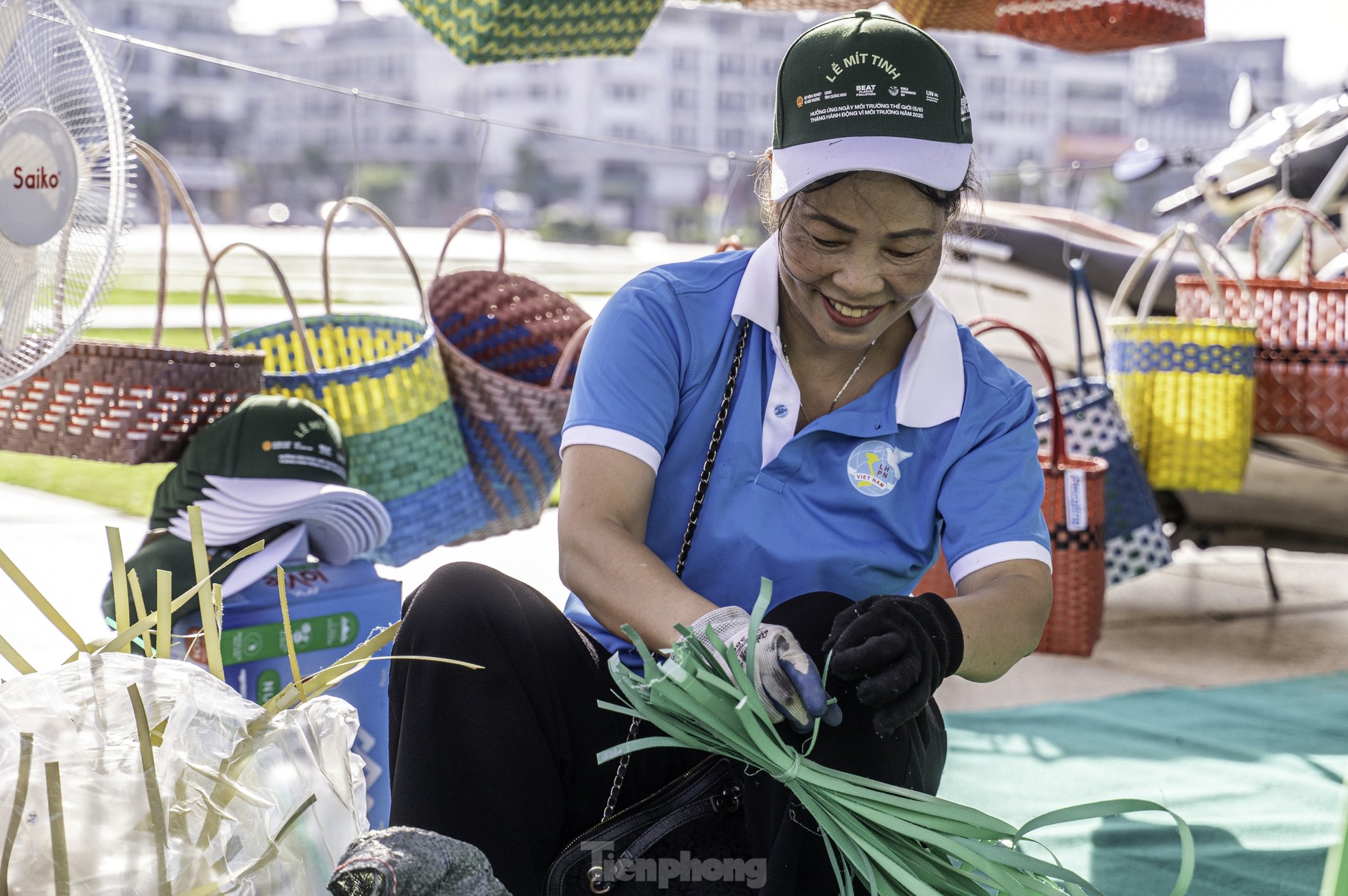 Ngỡ ngàng trước những tác phẩm có mặt tại chiến dịch 'chống ô nhiễm nhựa'- Ảnh 21. Ngỡ ngàng trước những tác phẩm có mặt tại chiến dịch 'chống ô nhiễm nhựa'- Ảnh 21.