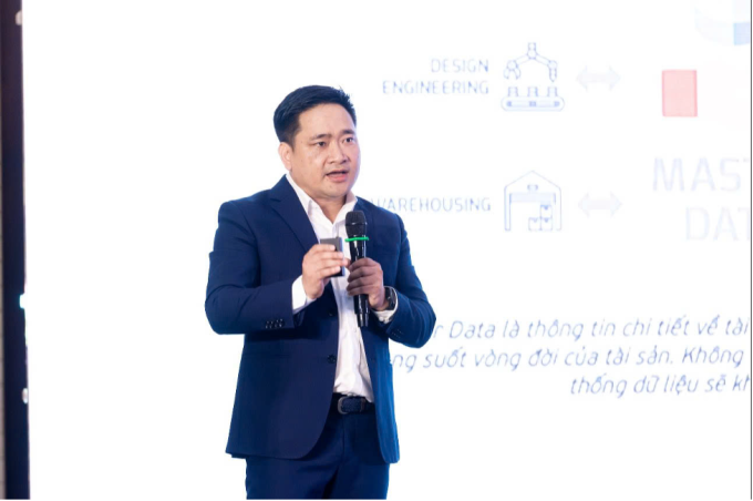 Ông Nguyễn Chí Linh, Phó giám đốc Khối Khách hàng doanh nghiệp Viettel Solutions chia sẻ tại hội thảo. Ảnh: Tuấn Linh.