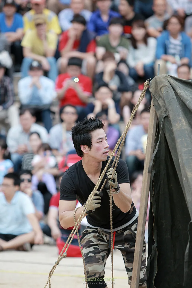 Bị cáo buộc là “anh hùng bàn phím”, chàng trai Hàn Quốc nhận kèo trên mạng, mở cả lễ hội quy tụ 2.000 người tới xem và cái kết viên mãn cho tất cả- Ảnh 2.