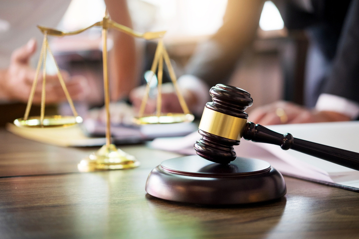 Cụ bà di chúc để toàn bộ tài sản cho tên lừa đảo, con đẻ không được gì- Ảnh 1. Cụ bà di chúc để toàn bộ tài sản cho tên lừa đảo, con đẻ không được gì- Ảnh 1.