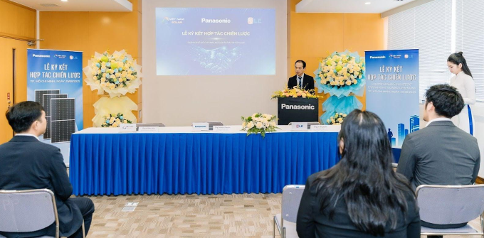 Ông Sakabe Masashii, Tổng giám đốc Công ty TNHH Panasonic Electric Works Việt Nam phát biểu trong buổi ký kết. Ảnh: Việt Nam Solar