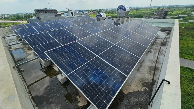 Hệ thống điện mặt trời mái nhà tại một hộ gia đình tại miền Bắc, tháng 6/2025. Ảnh:Phương Anh