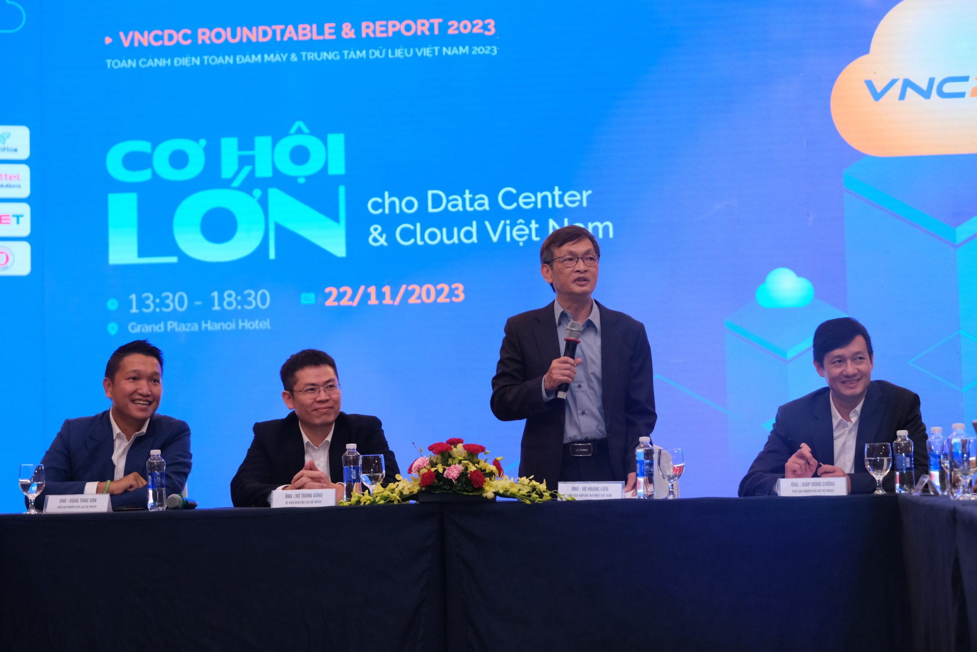 Internet Day 2025 sắp diễn ra: Việt Nam đặt cược vào “Không gian số tin cậy” trong kỷ nguyên AI bùng nổ- Ảnh 3. Internet Day 2025 sắp diễn ra: Việt Nam đặt cược vào “Không gian số tin cậy” trong kỷ nguyên AI bùng nổ- Ảnh 3.