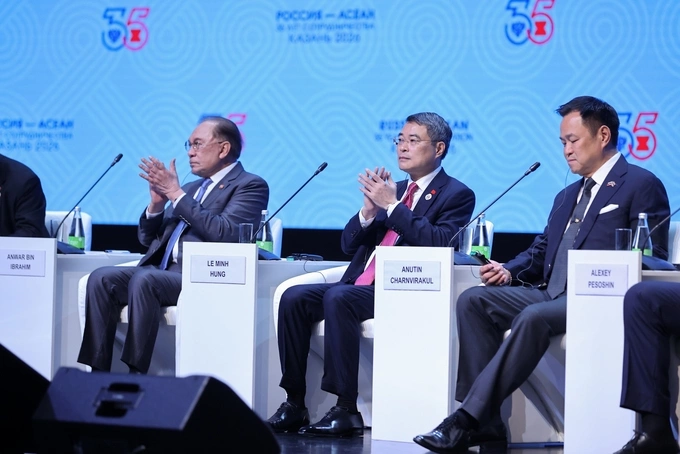 Thủ tướng Lê Minh Hưng cùng lãnh đạo các nước tham dự lễ khai mạc Diễn đàn Kinh doanh ASEAN-Nga. Ảnh: VGP